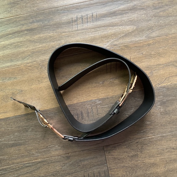 Ashley Stewart Black Faux Leather Rose Gold Buckle Belt Size 1X - Picture 3 of 4